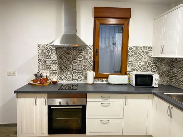 4 soveværelse Finca/Landehus til salg i Granada by - € 680.000 (Ref: 9109856)