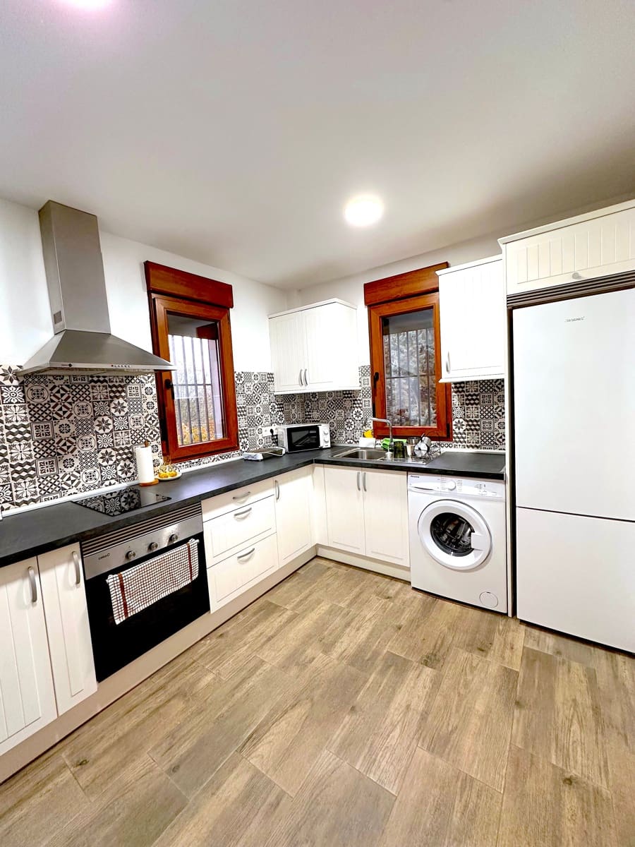 4 sypialnia Finka/Dom wiejski na sprzedaż w Miasto Grenada - 680 000 € (Ref: 9109856)