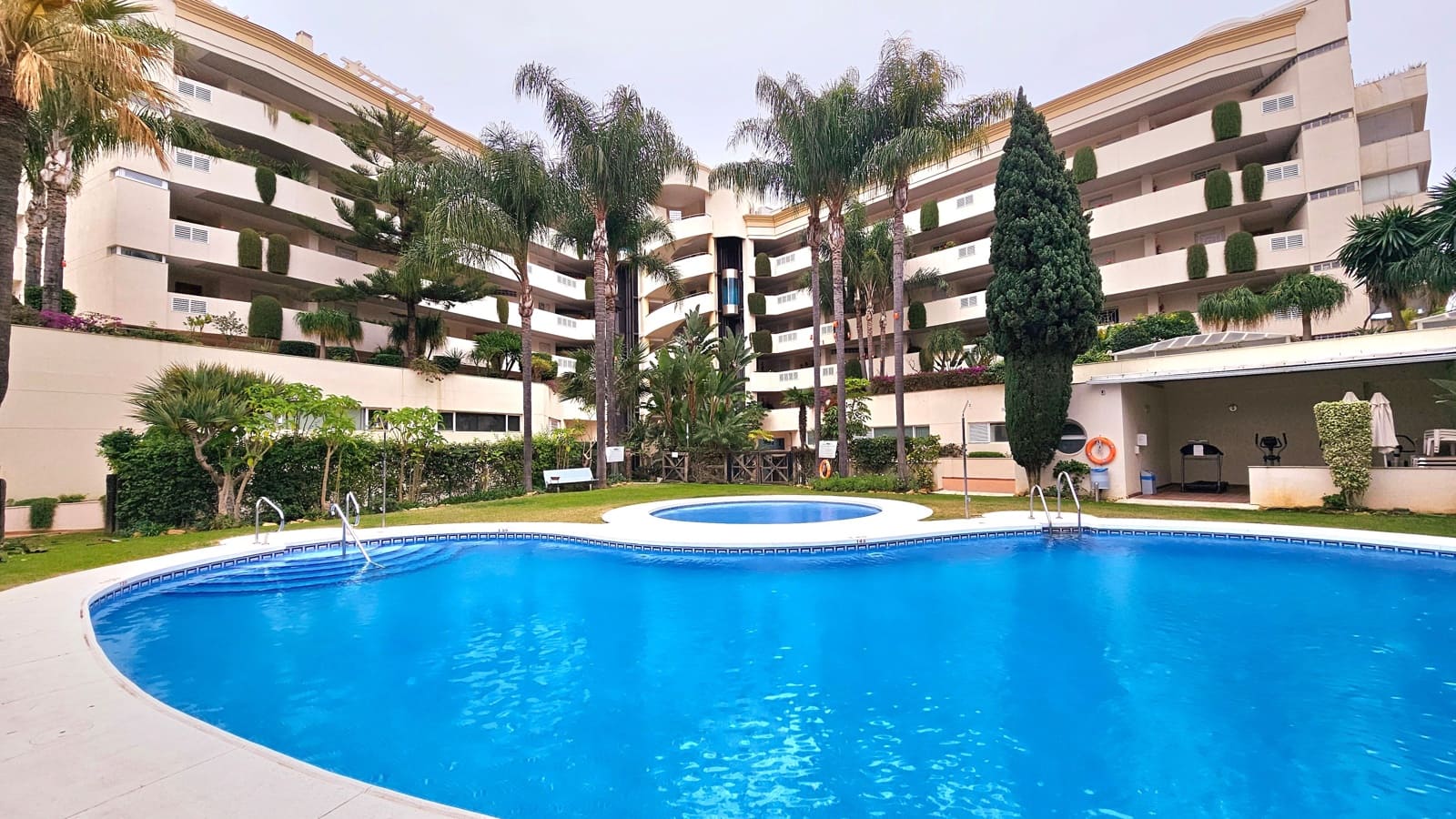 Apartamento de 3 habitaciones en Marbella en venta - 995.000 € (Ref: 9118100)