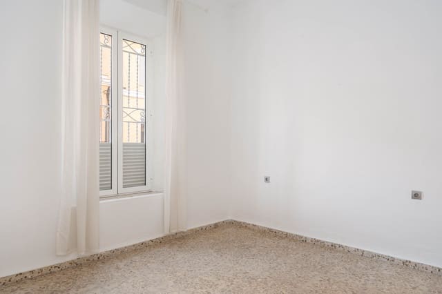 3 makuuhuone Omakotitalo myytävänä paikassa Cristo de la Epidemia, Málaga kaupunki - 395 000 € (Ref: 9125935)