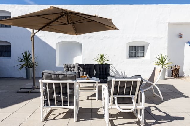 7 soveværelse Villa til salg i Antequera med swimmingpool - € 999.999 (Ref: 9127523)