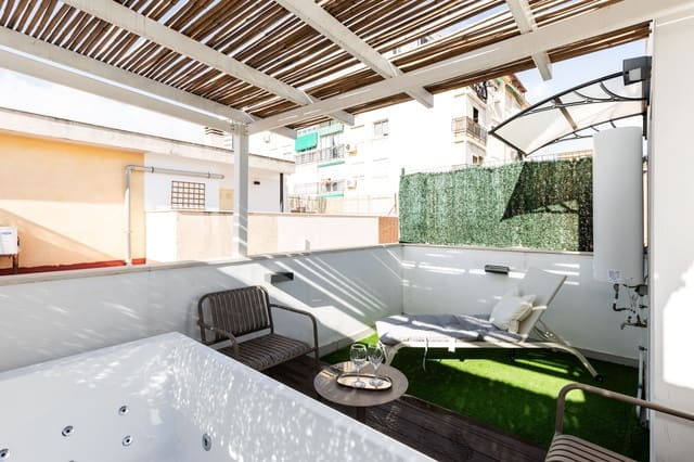 3 bedroom Townhouse for sale in El Molinillo, Málaga city - € 495,000 (Ref: 9133763)