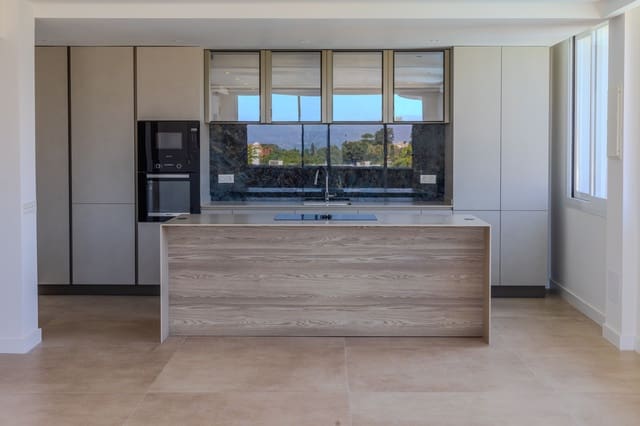 2 makuuhuone Huoneisto myytävänä paikassa Nueva Andalucía Centro, Marbella mukana uima-altaan - 690 000 € (Ref: 9133811)