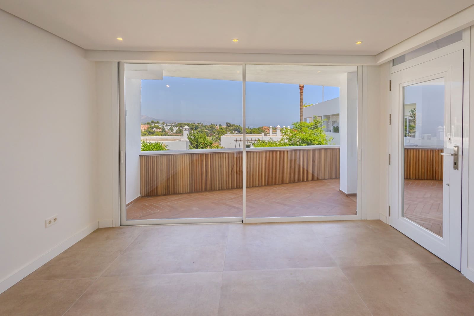 2 makuuhuone Huoneisto myytävänä paikassa Marbella mukana uima-altaan - 690 000 € (Ref: 9133811)