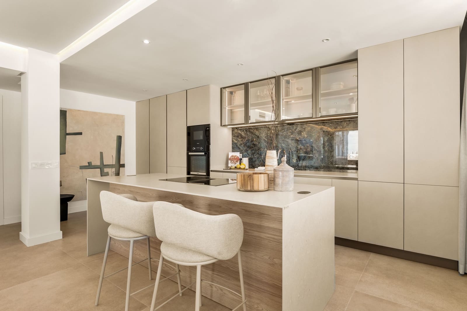 2 bedroom Apartment for sale in Marbella with pool - € 690,000 (Ref: 9133811)