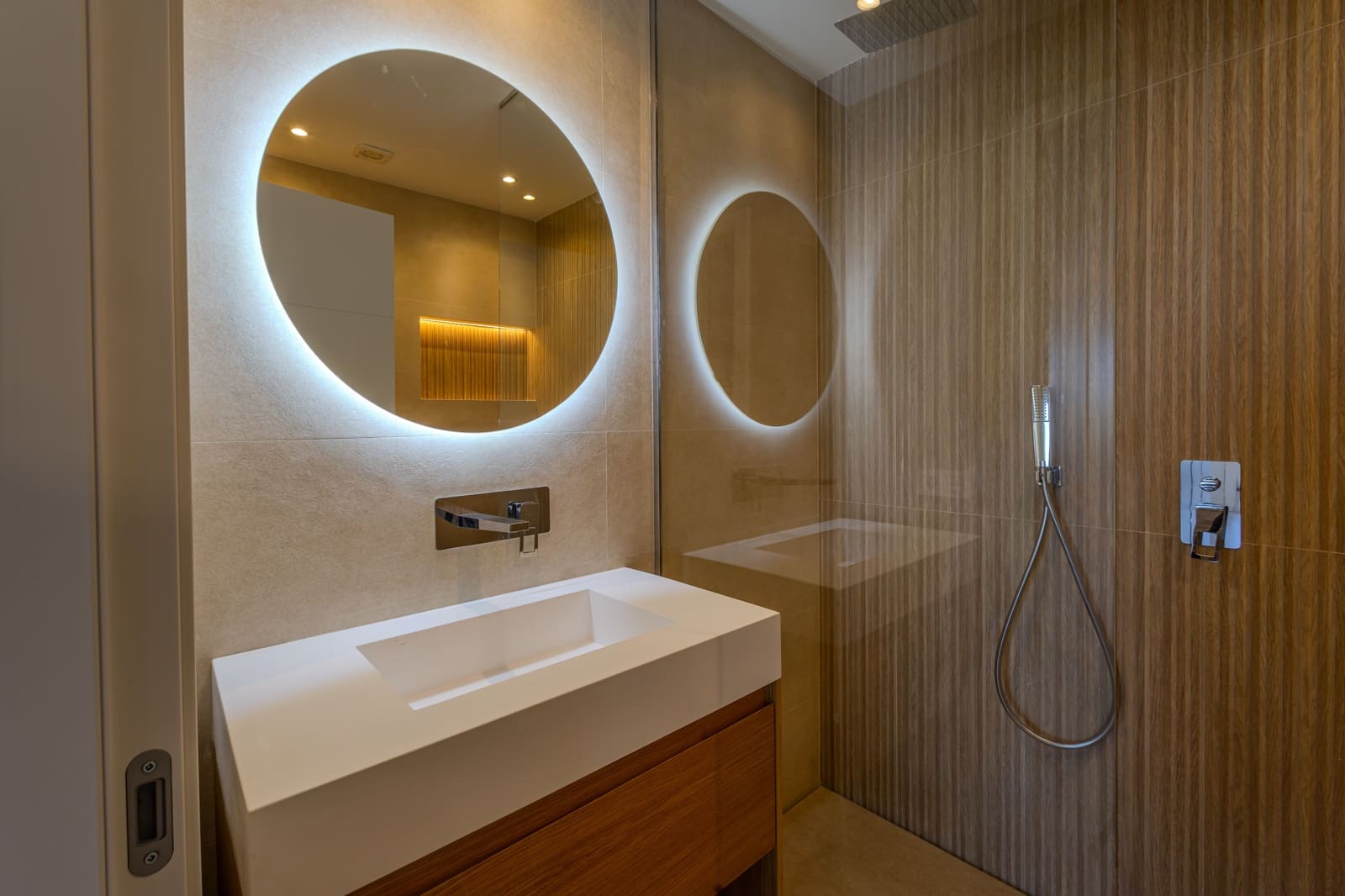 2 bedroom Apartment for sale in Marbella with pool - € 690,000 (Ref: 9133811)