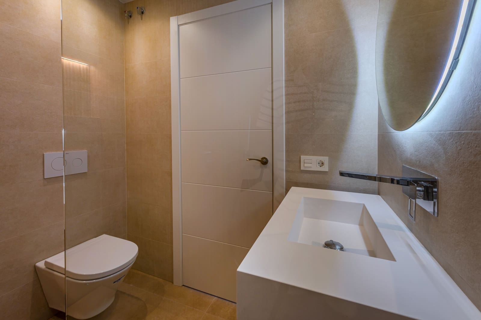 2 bedroom Apartment for sale in Marbella with pool - € 690,000 (Ref: 9133811)