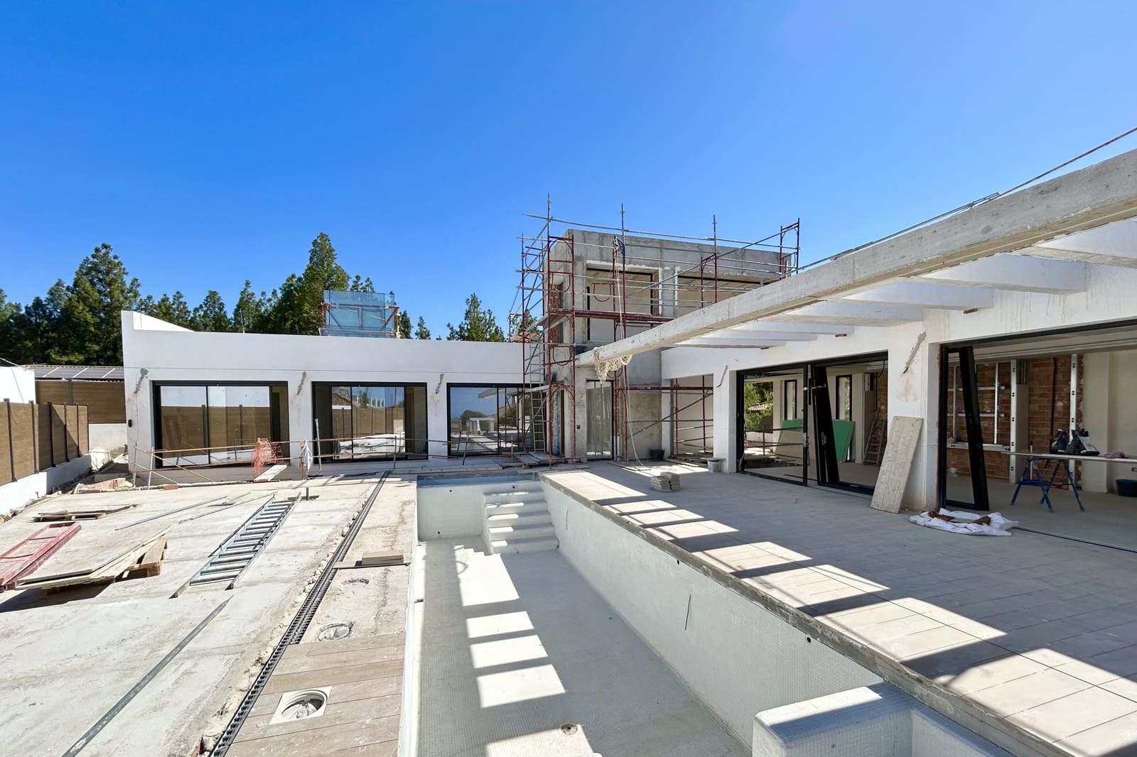 6 bedroom Villa for sale in Mijas Costa with pool - € 2,548,000 (Ref: 9133927)