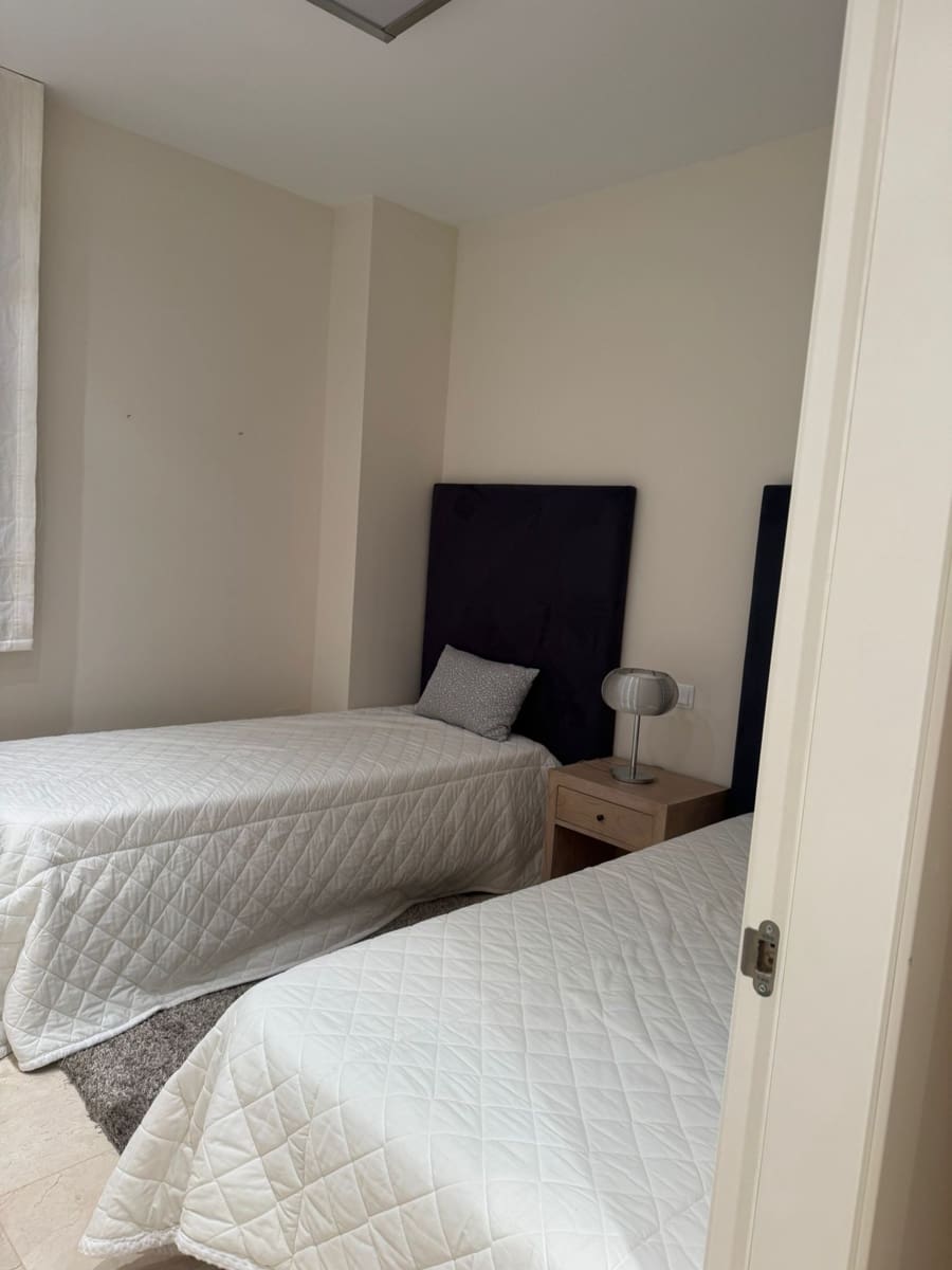 3 soveværelse Lejlighed til leje i Benahavis med swimmingpool garage - € 2.500 (Ref: 9135926)
