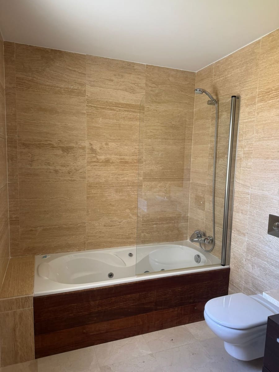 3 soveværelse Lejlighed til leje i Benahavis med swimmingpool garage - € 2.500 (Ref: 9135926)