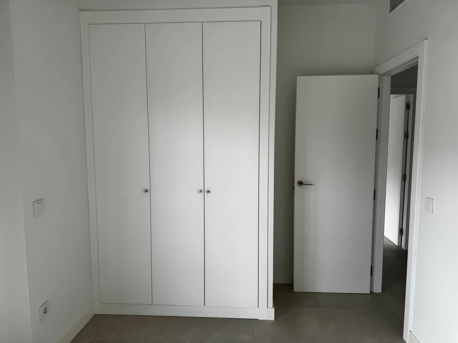 2 soveværelse Lejlighed til leje i Malaga by med swimmingpool - € 2.000 (Ref: 9142387)