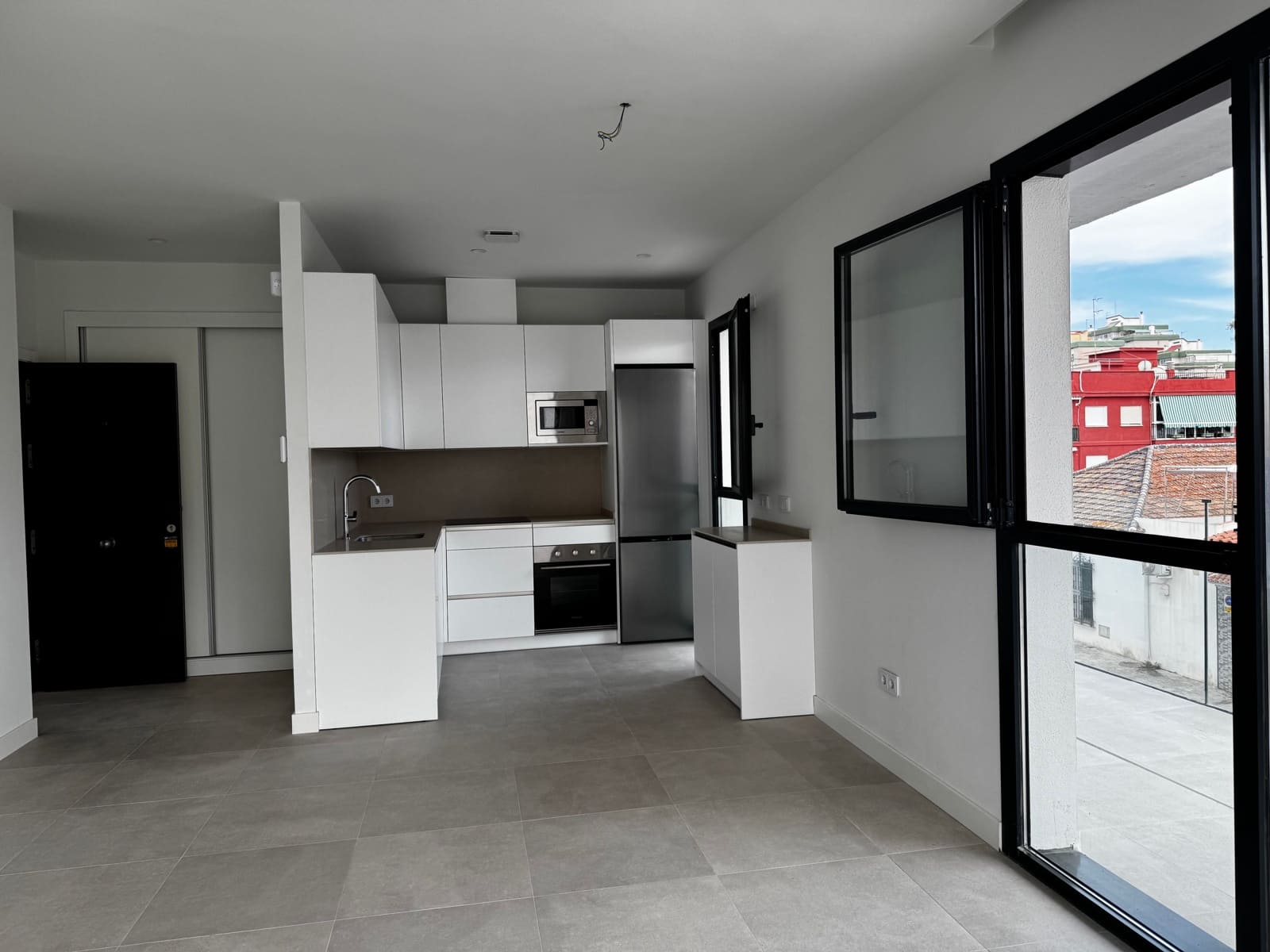 2 soveværelse Lejlighed til leje i Malaga by med swimmingpool - € 2.000 (Ref: 9142387)