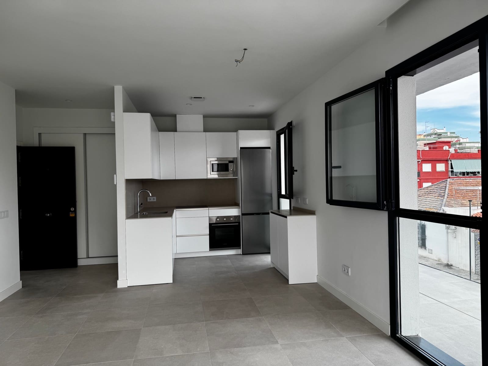 2 soveværelse Lejlighed til leje i Malaga by med swimmingpool - € 2.000 (Ref: 9142387)