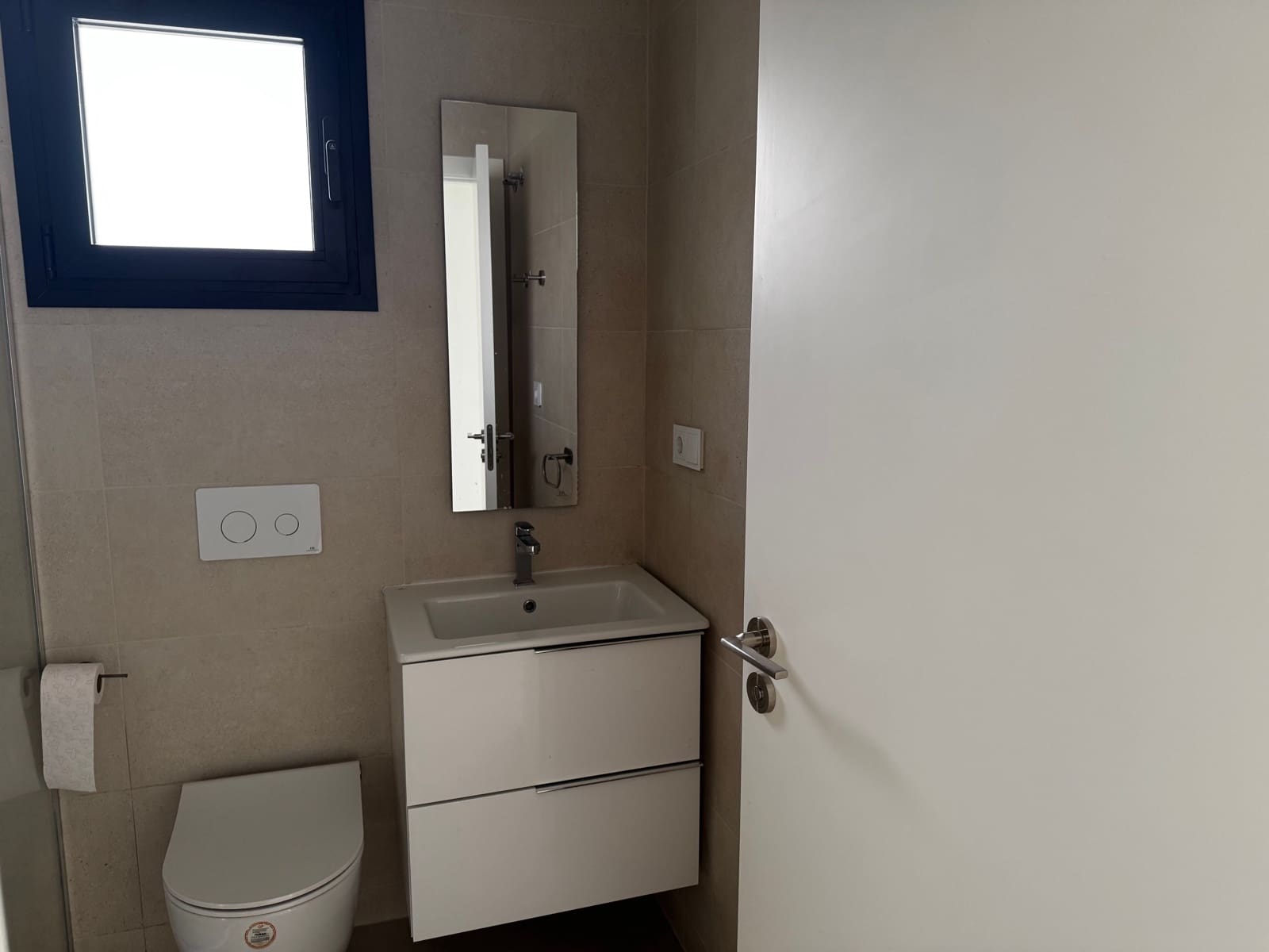 2 soveværelse Lejlighed til leje i Malaga by med swimmingpool - € 2.000 (Ref: 9142387)