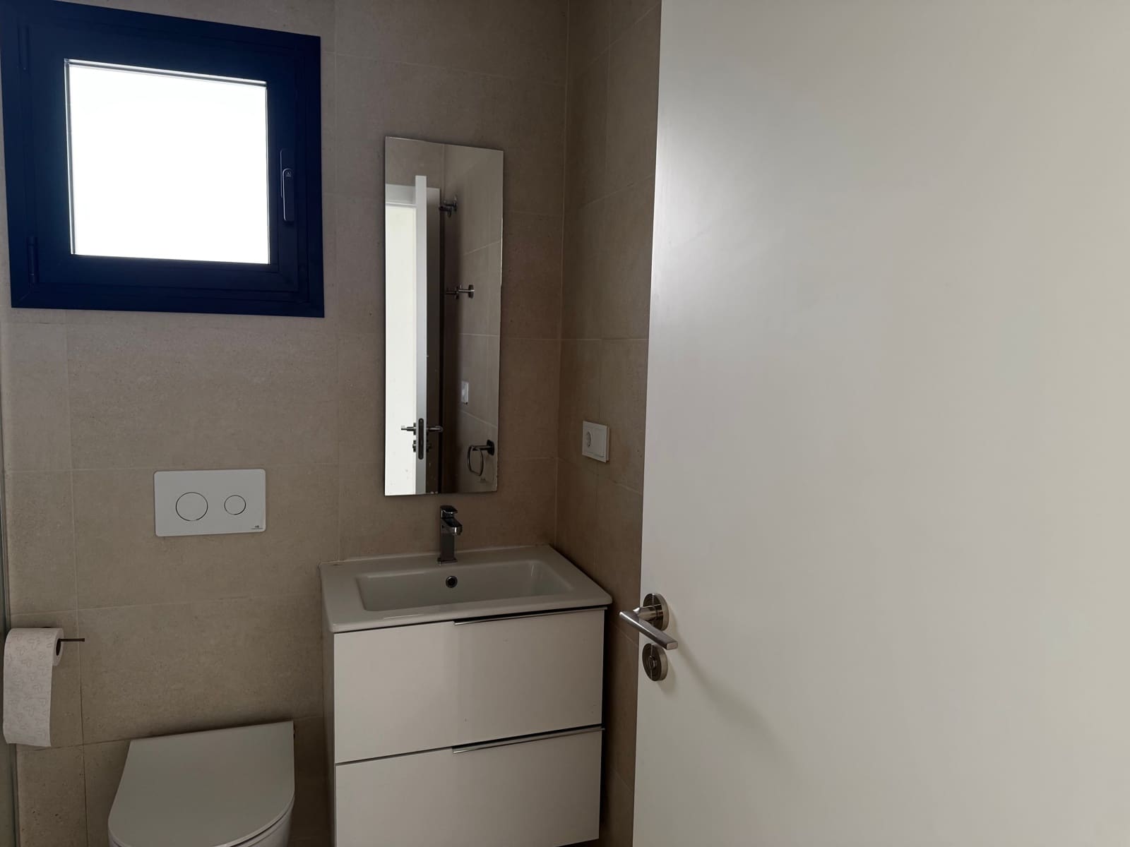 2 soveværelse Lejlighed til leje i Malaga by med swimmingpool - € 2.000 (Ref: 9142387)