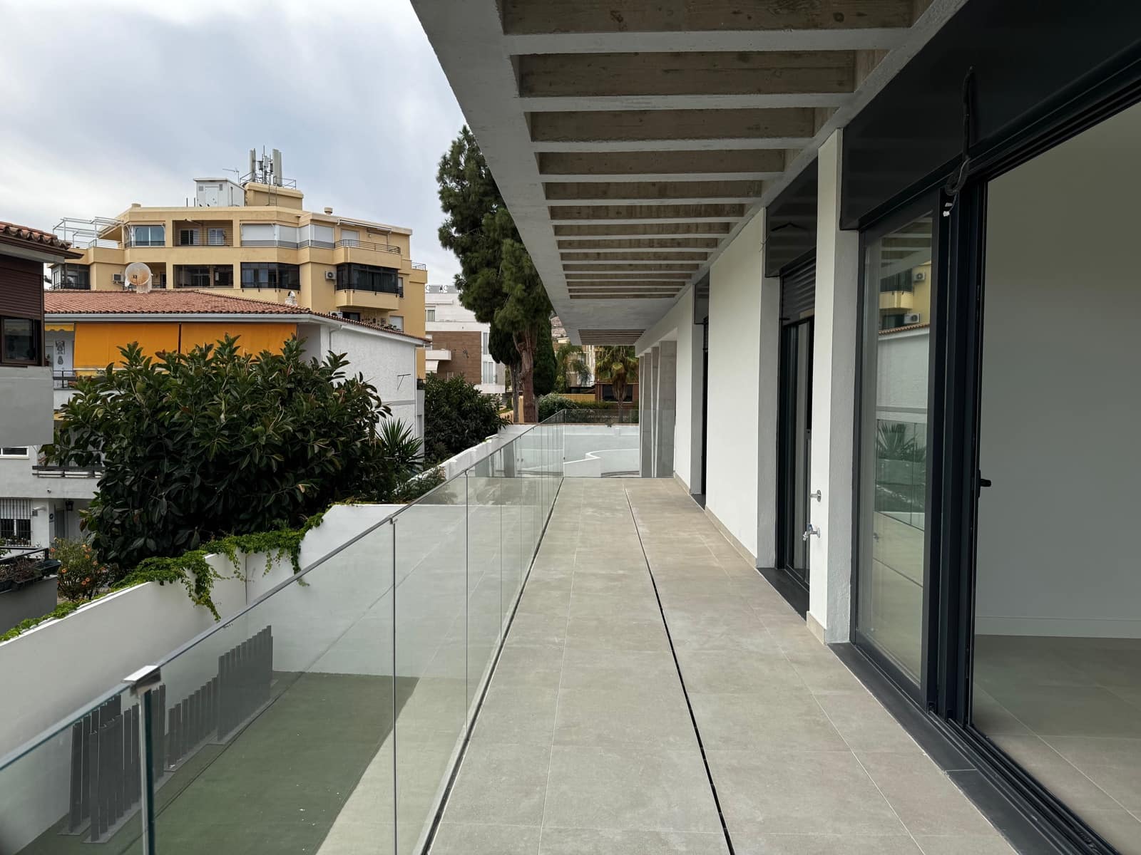 2 soveværelse Lejlighed til leje i Malaga by med swimmingpool - € 2.000 (Ref: 9142387)