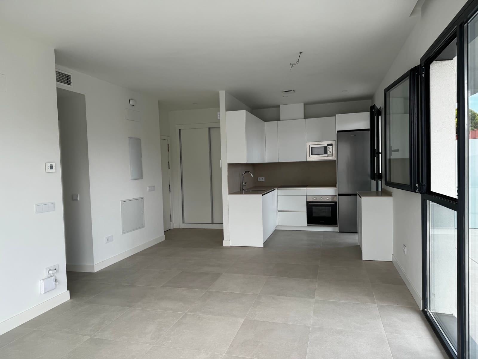 2 soveværelse Lejlighed til leje i Malaga by med swimmingpool - € 2.000 (Ref: 9142387)