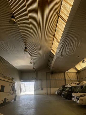 Byhus til salg i La Línea de la Concepción - € 1.600.000 (Ref: 9146582)