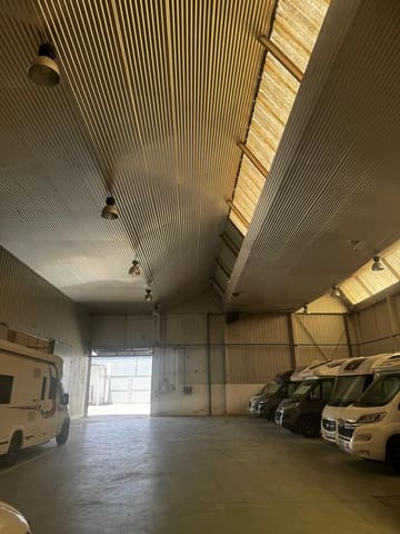 Byhus til salg i La Línea de la Concepción - € 1.600.000 (Ref: 9146582)