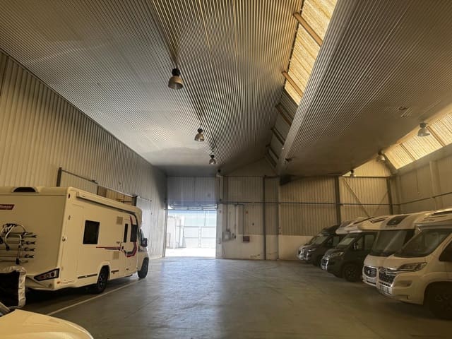 Byhus til salg i La Línea de la Concepción - € 1.600.000 (Ref: 9146582)