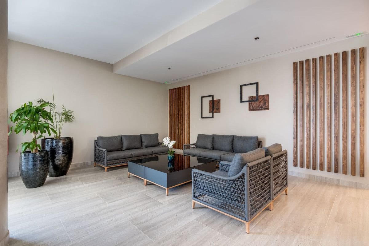 3 sovrum Lägenhet till salu i Marbella med pool - 599 900 € (Ref: 9159023)