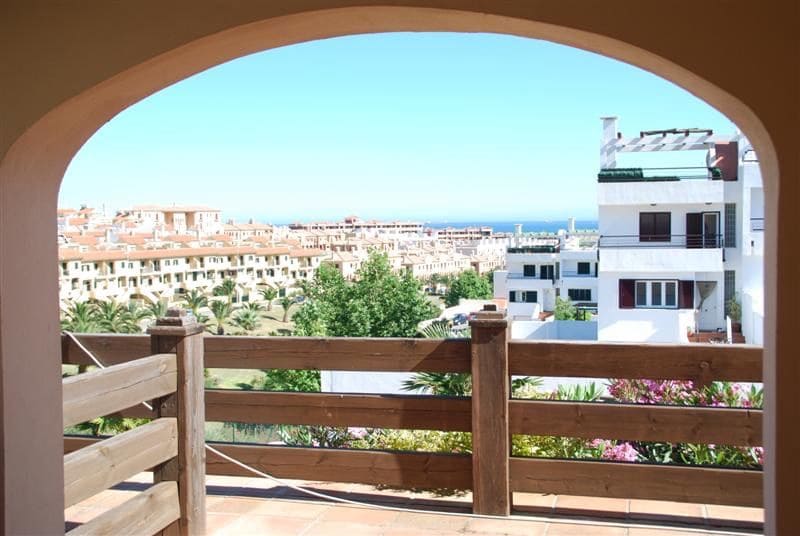 3 bedroom Townhouse for sale in La Linea de la Concepcion with pool - € 470,000 (Ref: 9160618)
