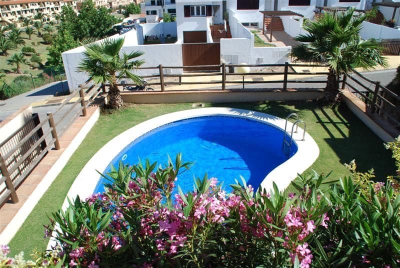 3 bedroom Townhouse for sale in La Linea de la Concepcion with pool - € 470,000 (Ref: 9160618)