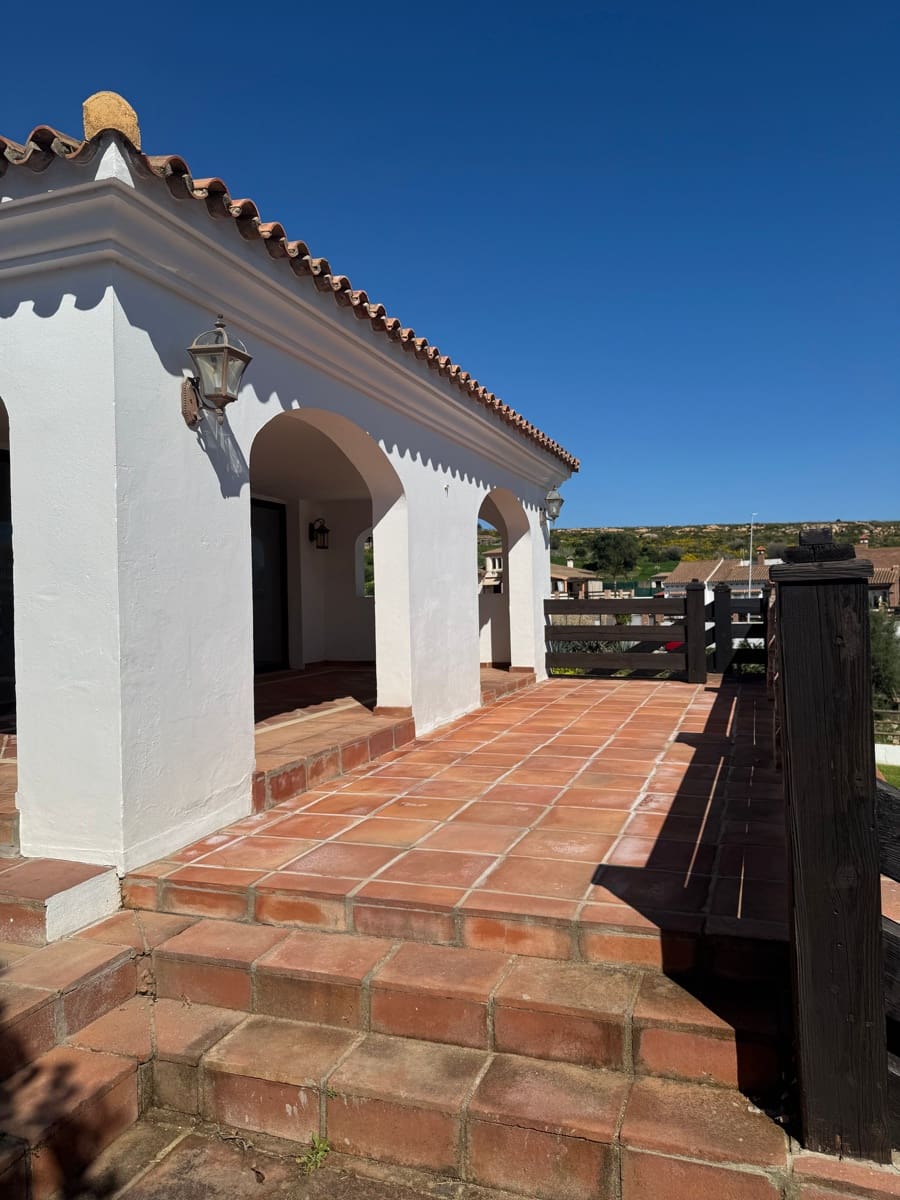 3 soveværelse Byhus til salg i La Linea de la Concepcion med swimmingpool - € 470.000 (Ref: 9160618)