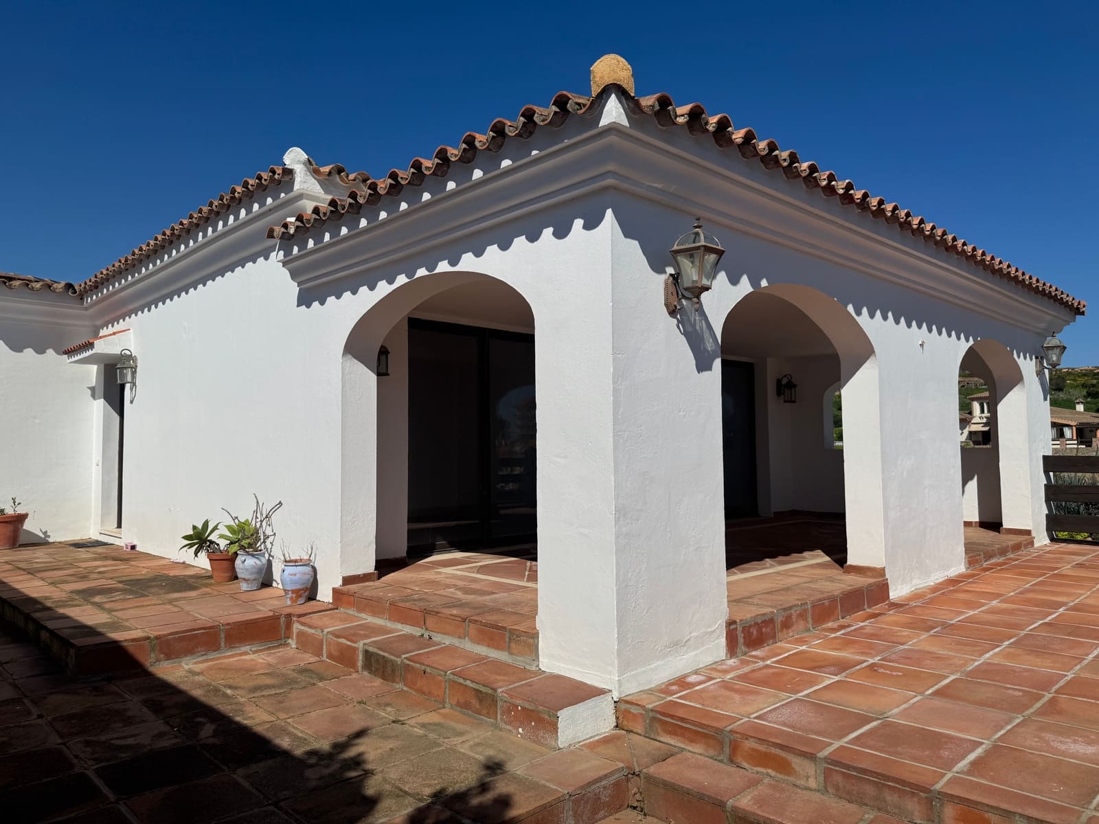 3 soveværelse Byhus til salg i La Linea de la Concepcion med swimmingpool - € 470.000 (Ref: 9160618)