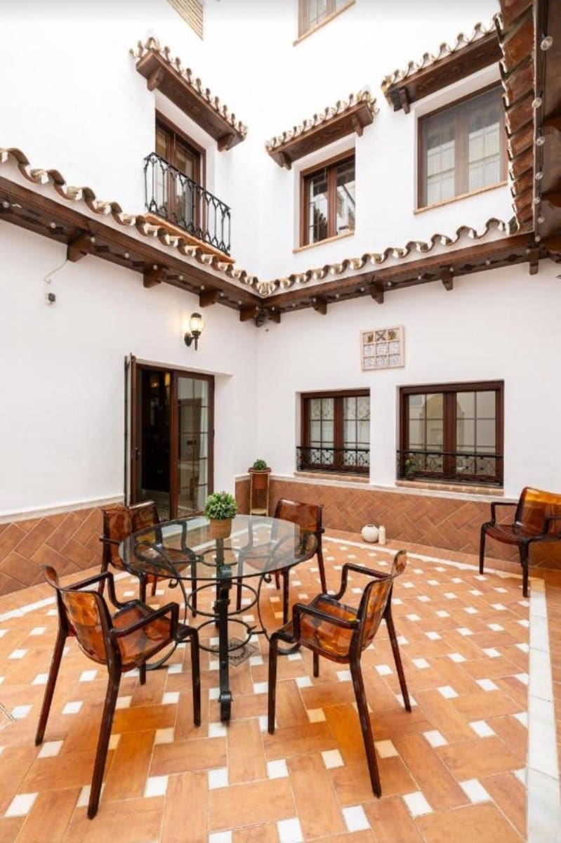 5 soveværelse Byhus til salg i Fuengirola - € 1.100.000 (Ref: 9164036)