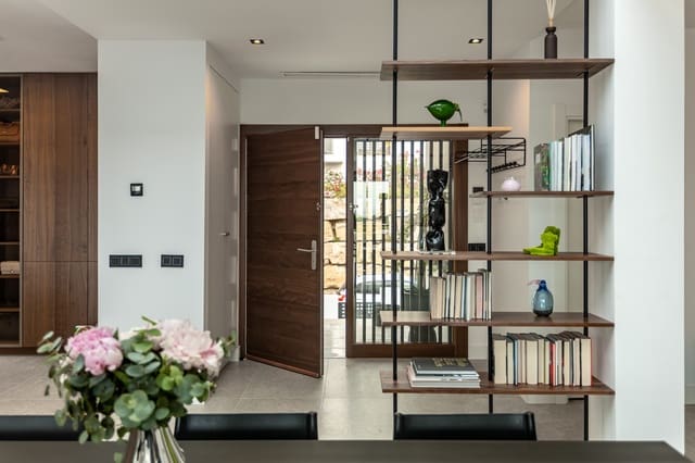 4 makuuhuone Omakotitalo myytävänä paikassa La Concha - Resina Golf, Estepona mukana uima-altaan - 2 790 000 € (Ref: 9170523)