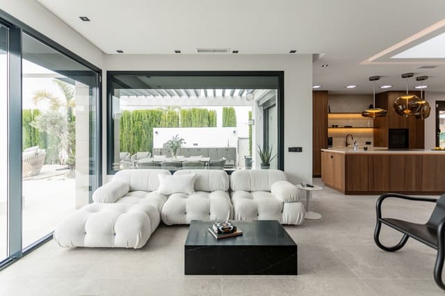 4 makuuhuone Omakotitalo myytävänä paikassa La Concha - Resina Golf, Estepona mukana uima-altaan - 2 790 000 € (Ref: 9170523)