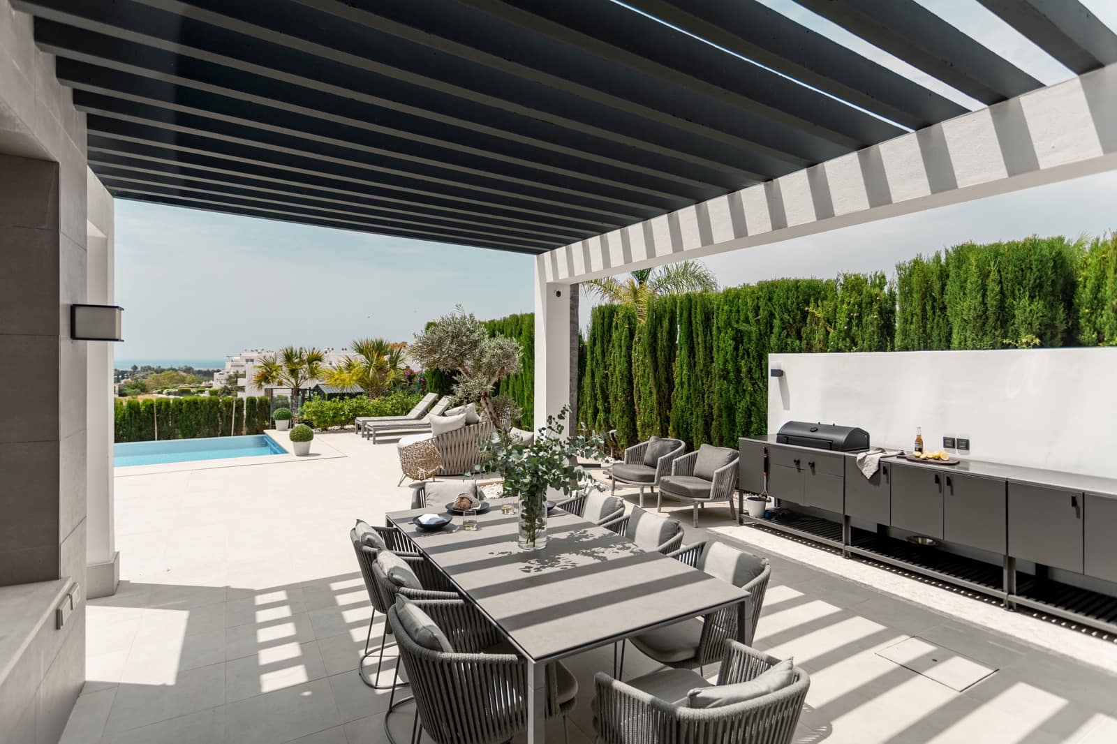 4 soveværelse Byhus til salg i Estepona med swimmingpool - € 2.790.000 (Ref: 9170523)