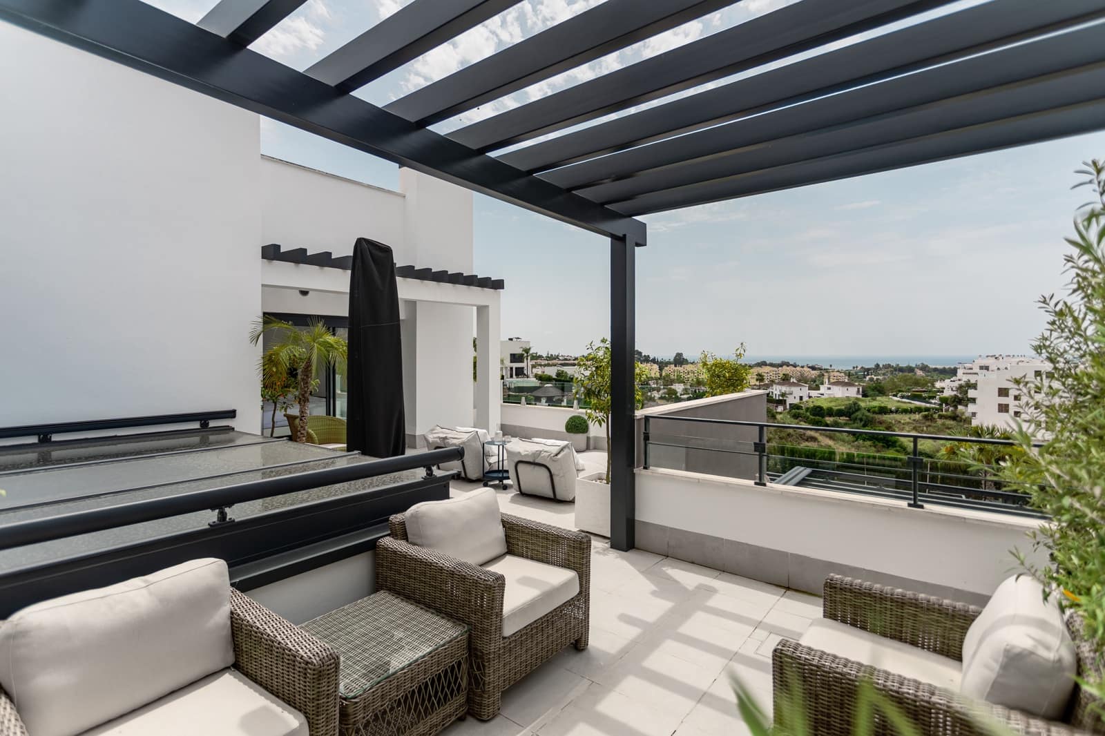 4 soveværelse Byhus til salg i Estepona med swimmingpool - € 2.790.000 (Ref: 9170523)