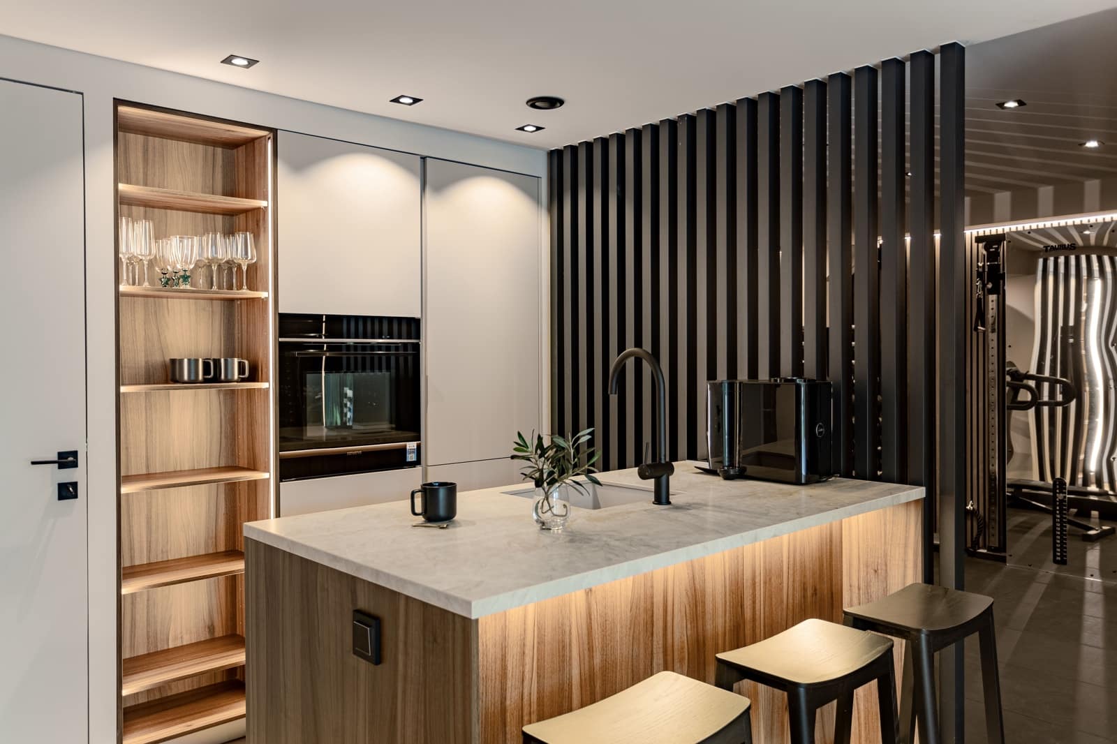 4 bedroom Townhouse for sale in Estepona with pool - € 2,495,000 (Ref: 9170523)