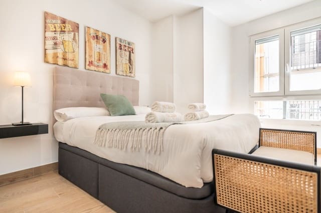 1 bedroom Apartment for sale in Centro Historico, Málaga city - € 275,000 (Ref: 9172465)