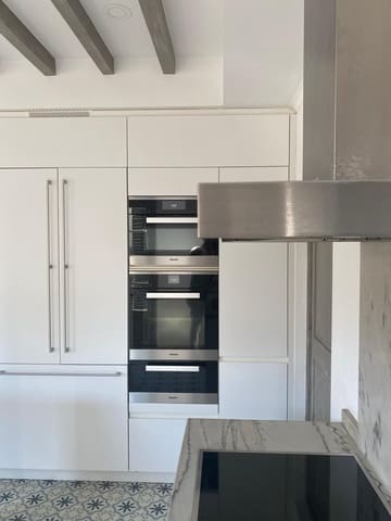 2 bedroom Apartment for rent in La Llotja - Born, Palma de Mallorca - € 5,000 (Ref: 9181665)