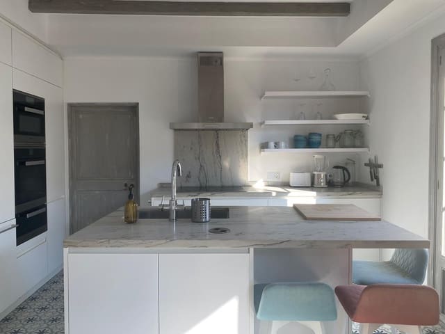 2 bedroom Apartment for rent in La Llotja - Born, Palma de Mallorca - € 5,000 (Ref: 9181665)