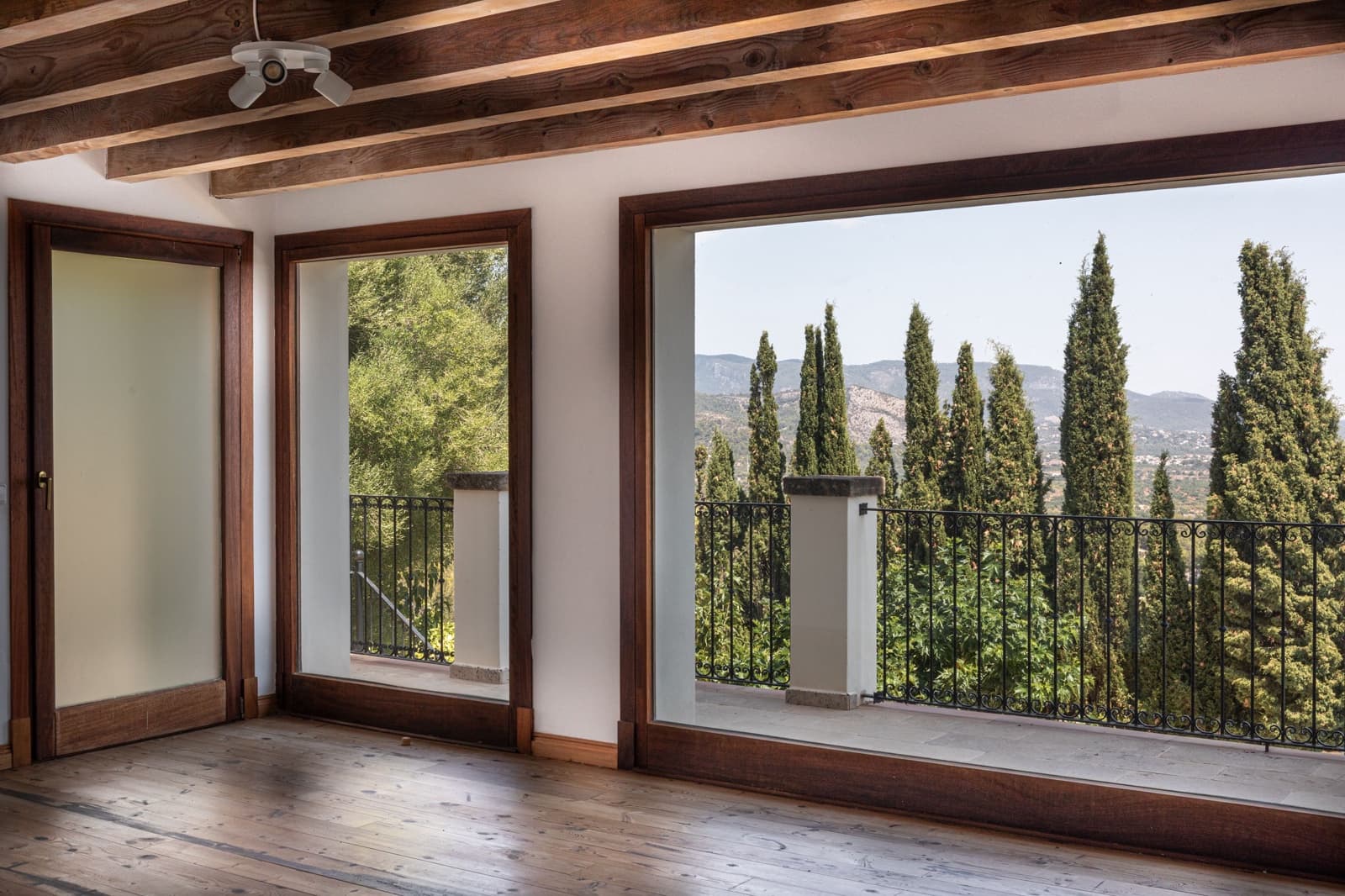 Villa/Maison de 6 chambres à louer à Esporles - 15 000 € (Ref: 9183994)