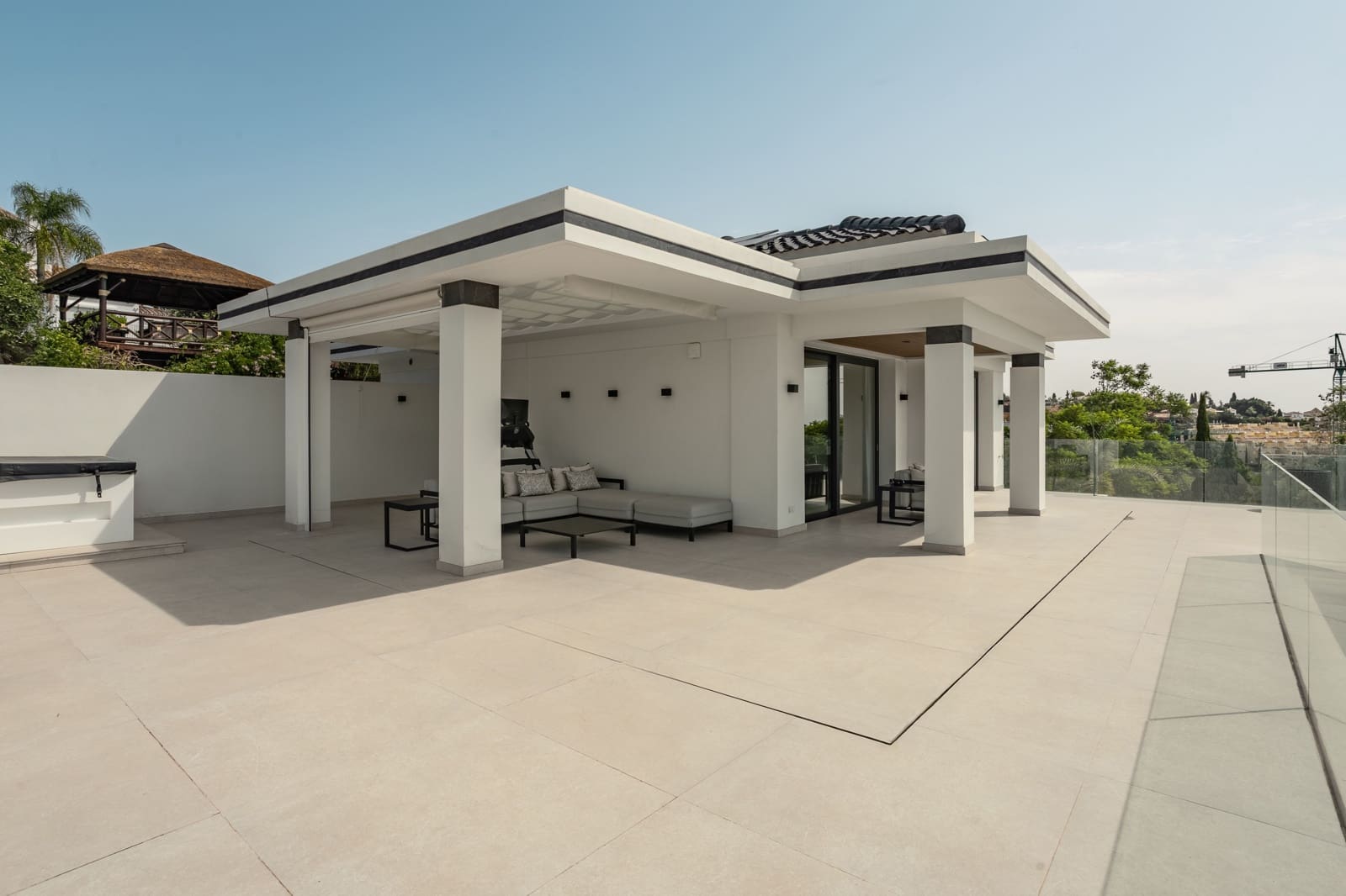 Chalet de 4 habitaciones en Benahavís en venta con piscina - 4.785.000 € (Ref: 9185743)