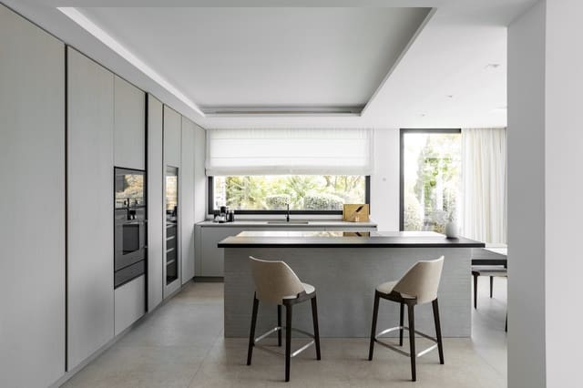 Chalet de 4 habitaciones en Benahavís en venta con piscina - 4.785.000 € (Ref: 9185743)