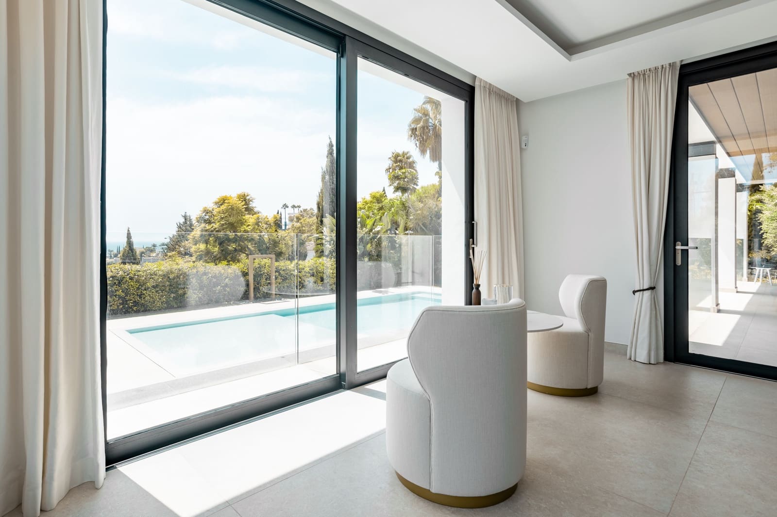 Chalet de 4 habitaciones en Benahavís en venta con piscina - 4.785.000 € (Ref: 9185743)