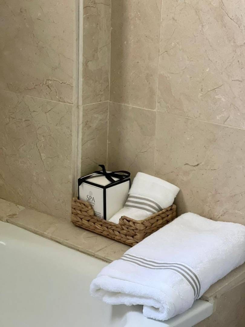 2 soveværelse Lejlighed til leje i Marbella - € 2.700 (Ref: 9187449)