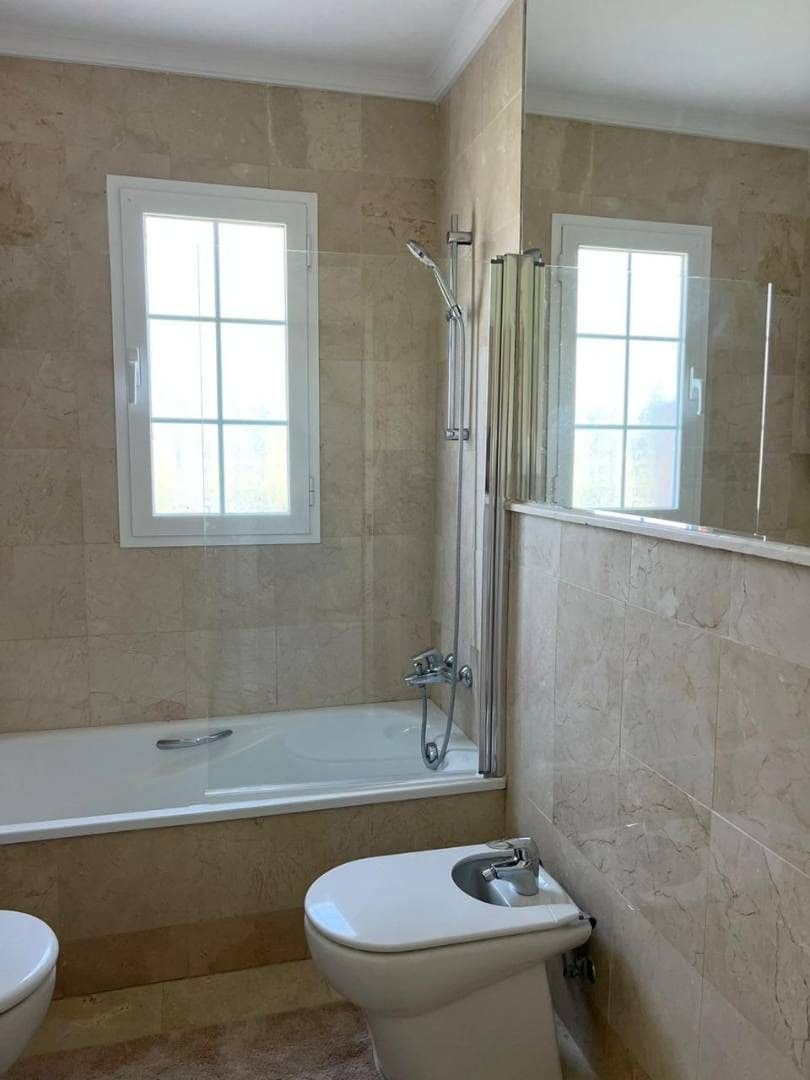 2 soveværelse Lejlighed til leje i Marbella - € 2.700 (Ref: 9187449)