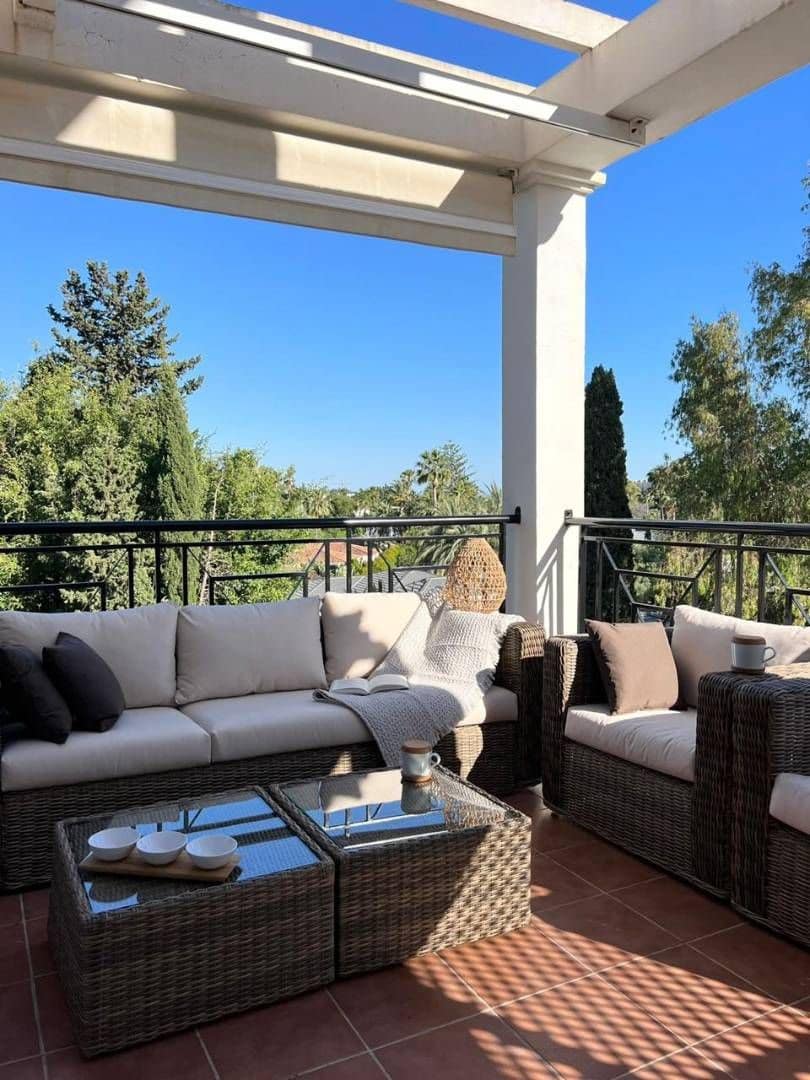 2 soveværelse Lejlighed til leje i Marbella - € 2.700 (Ref: 9187449)