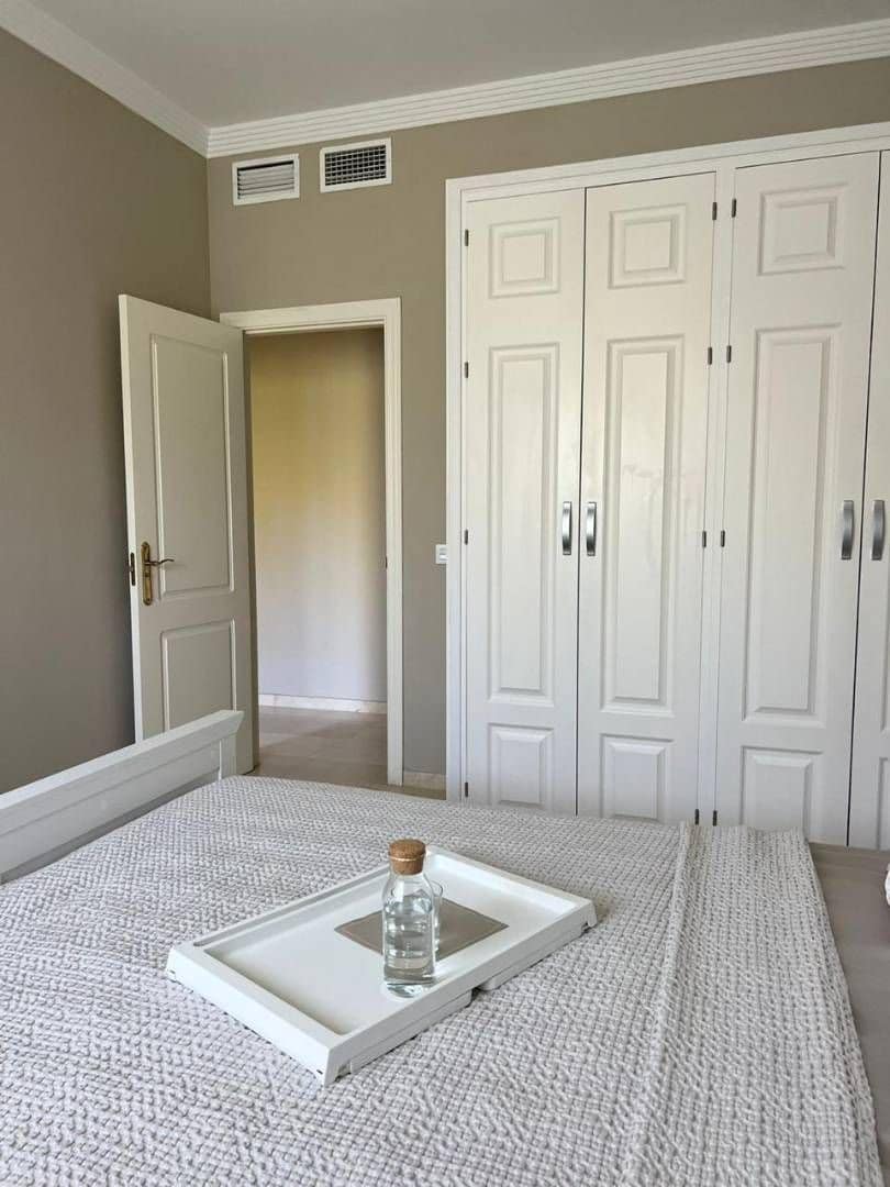 2 soveværelse Lejlighed til leje i Marbella - € 2.700 (Ref: 9187449)