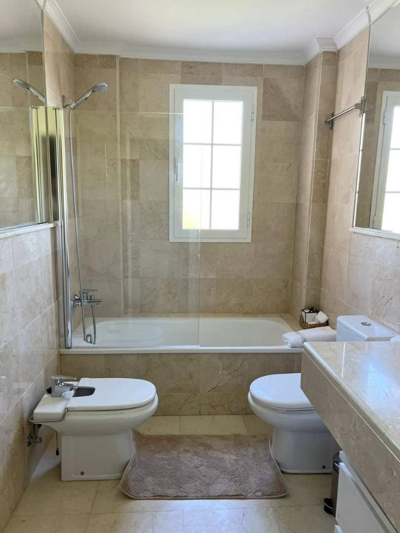 2 soveværelse Lejlighed til leje i Marbella - € 2.700 (Ref: 9187449)