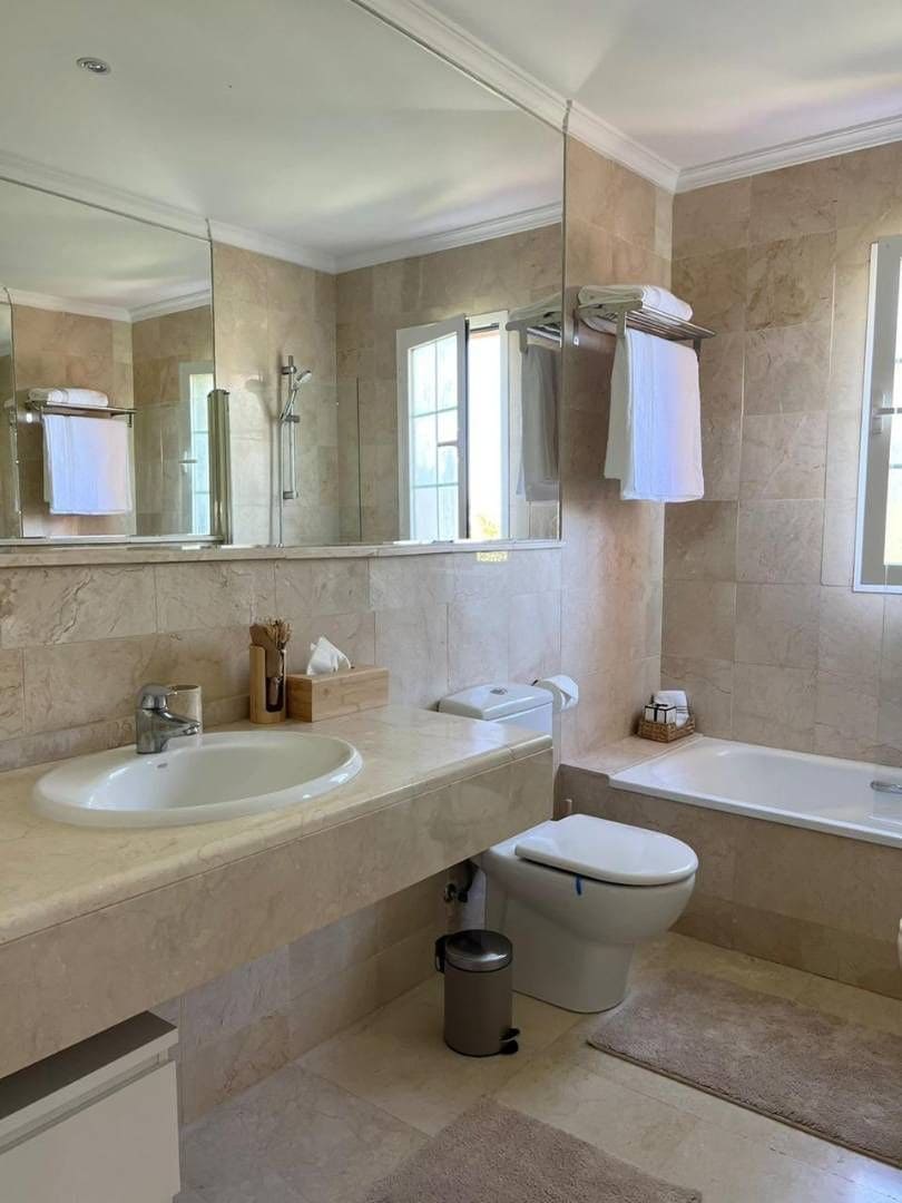 2 soveværelse Lejlighed til leje i Marbella - € 2.700 (Ref: 9187449)