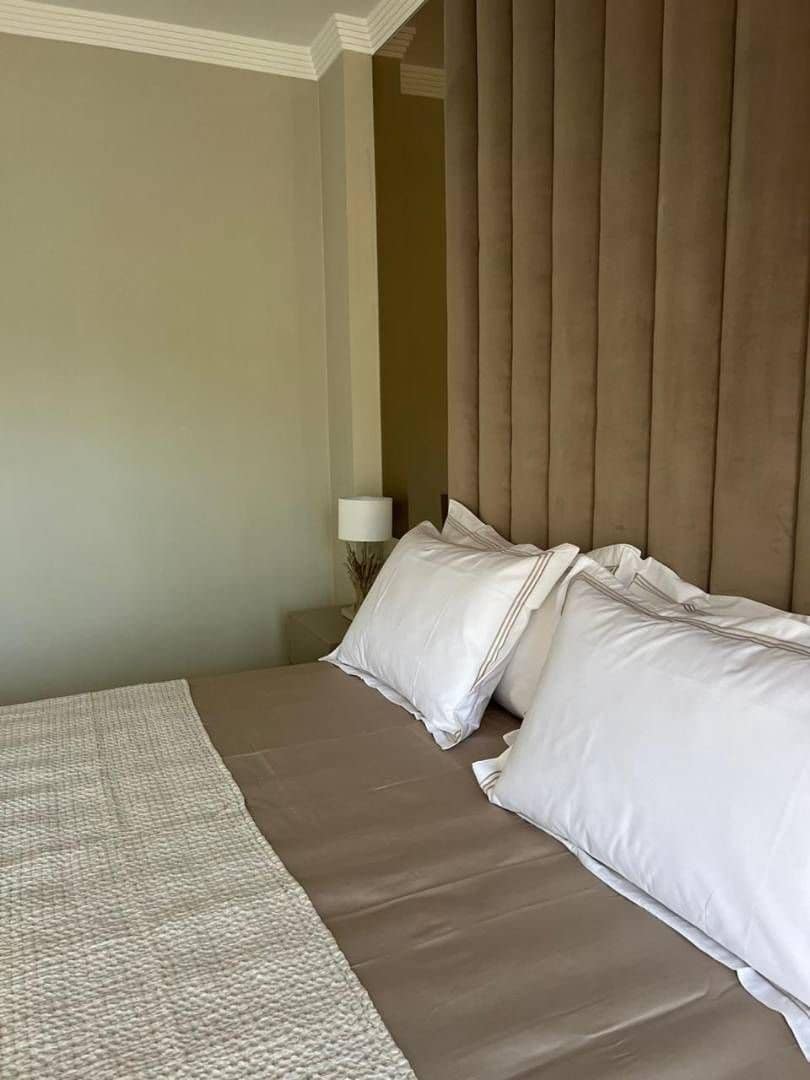 2 soveværelse Lejlighed til leje i Marbella - € 2.700 (Ref: 9187449)