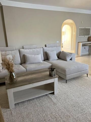 2 bedroom Apartment for rent in Marbella - € 2,700 (Ref: 9187449)